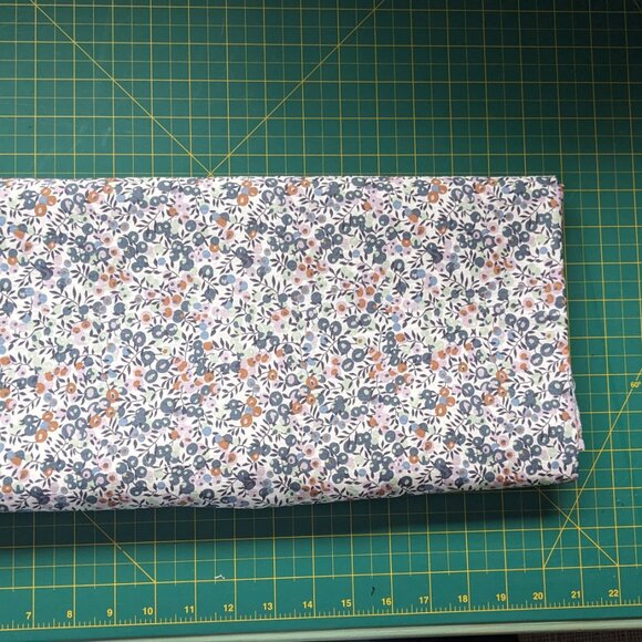 Liberty of London Tana Lawn Wiltshire Organic Cotton Floral Print - Picture 1 of 2